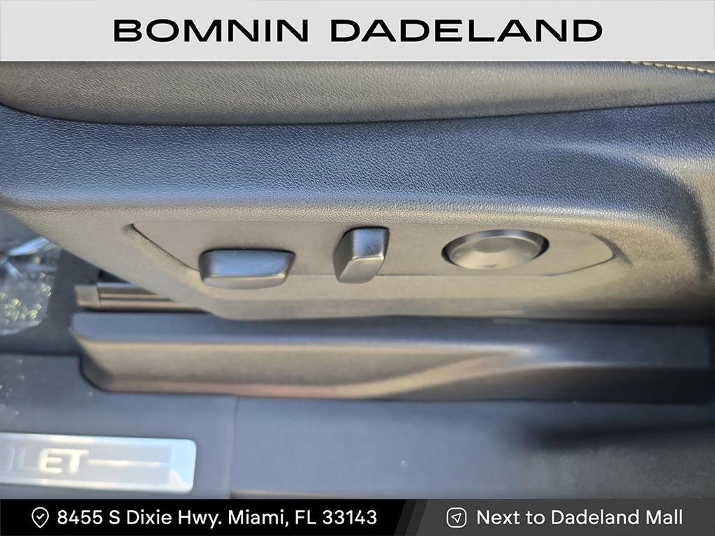 Certified 2025 Chevrolet Suburban Premier image 25