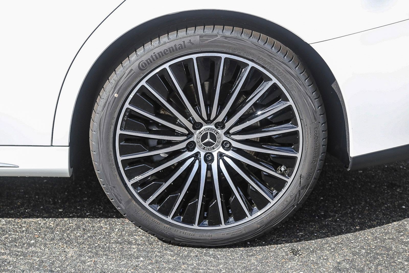 New 2024 Mercedes-Benz E 350 4MATIC Sedan image 8