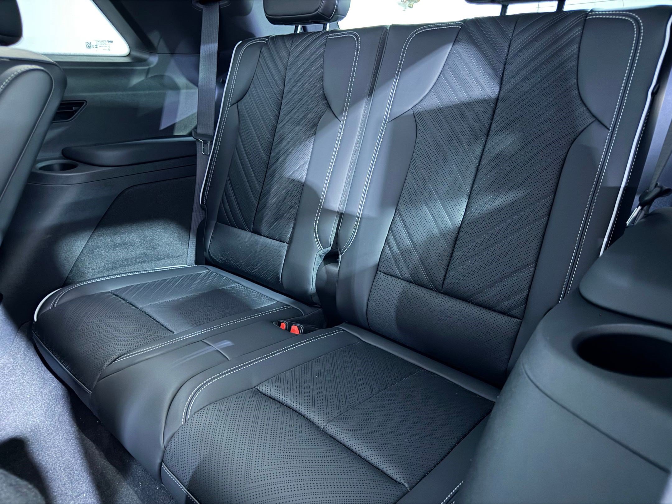 New 2027 Cadillac Vistiq Platinum AWD/4WD image 57