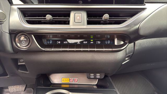 Certified 2025 Lexus UX 300h AWD w/ Accessory Package (Z2) image 28