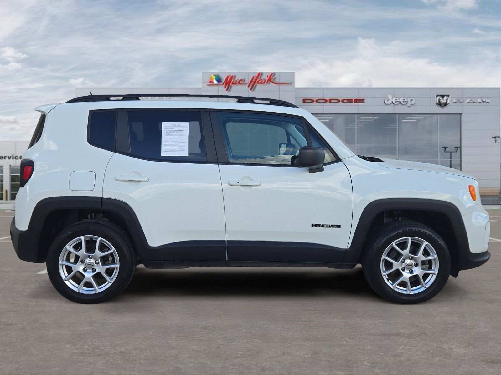 Certified 2022 Jeep Renegade Latitude AWD/4WD image 6