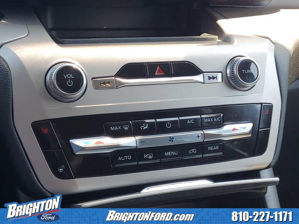 Used 2023 Ford Explorer XLT w/ Equipment Group 202A AWD/4WD image 25