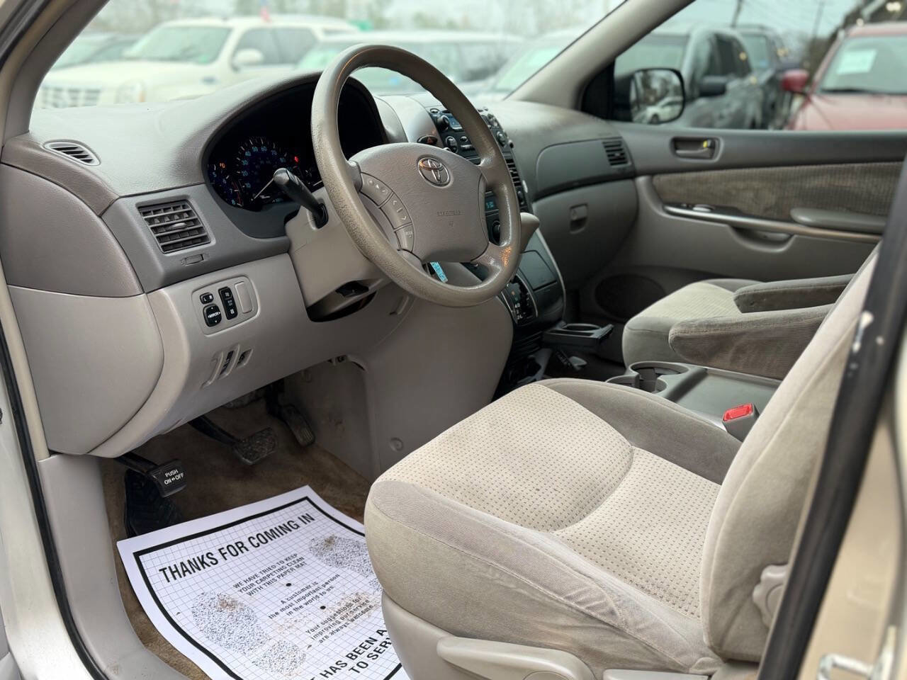 Used 2007 Toyota Sienna LE image 9