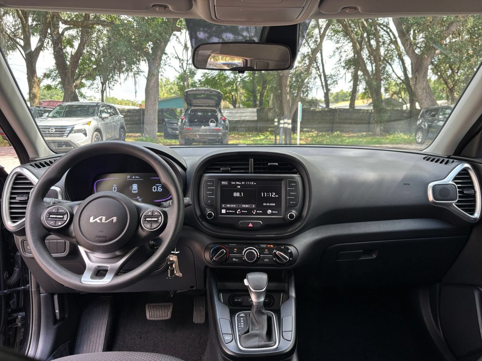 Used 2025 Kia Soul LX w/ LX Technology Package FWD image 30