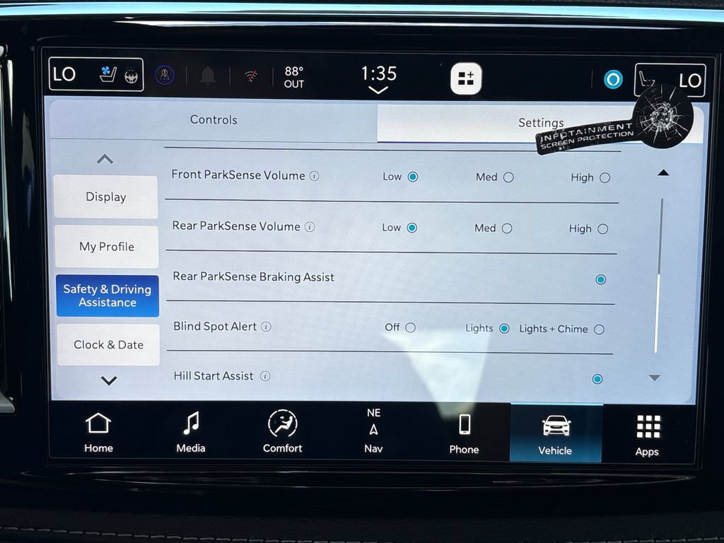 New 2027 Chrysler Pacifica Limited AWD/4WD image 9