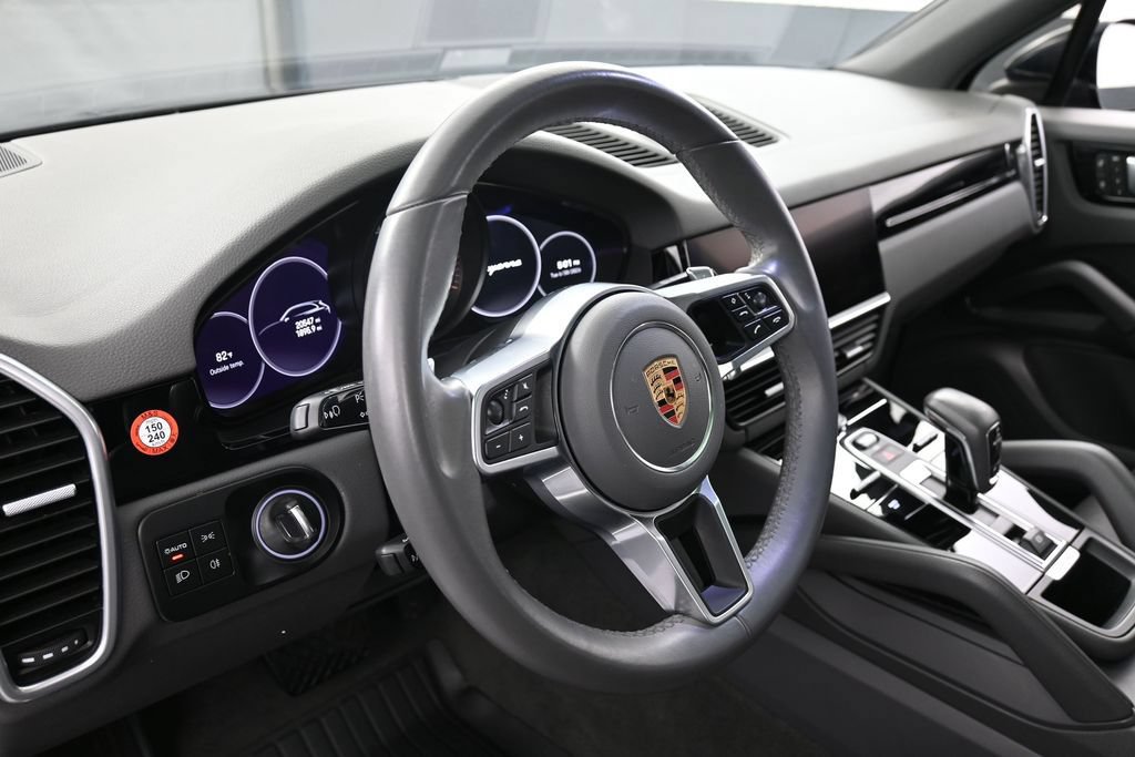 Certified 2023 Porsche Cayenne AWD/4WD image 16