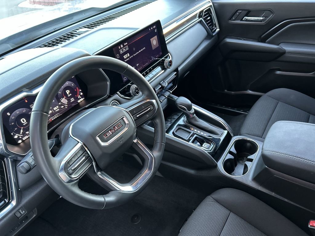 Used 2025 GMC Canyon Elevation image 8