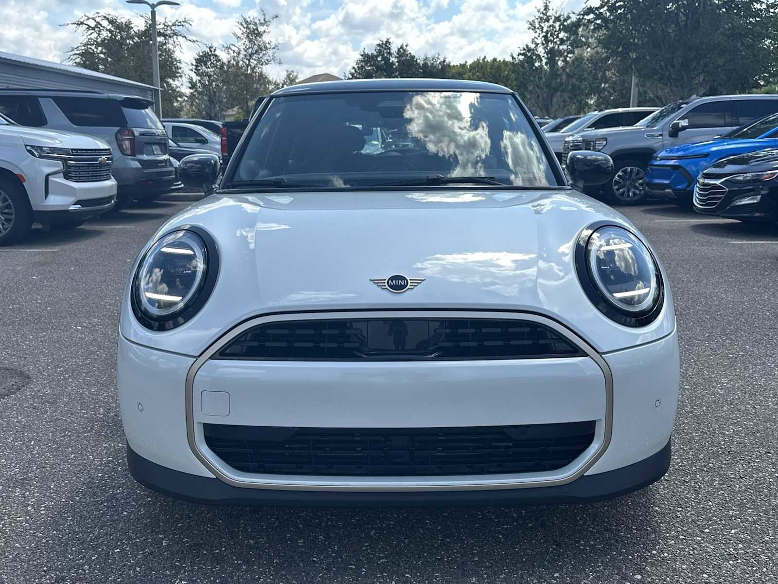 Used 2025 MINI Cooper 2-Door Hardtop image 9