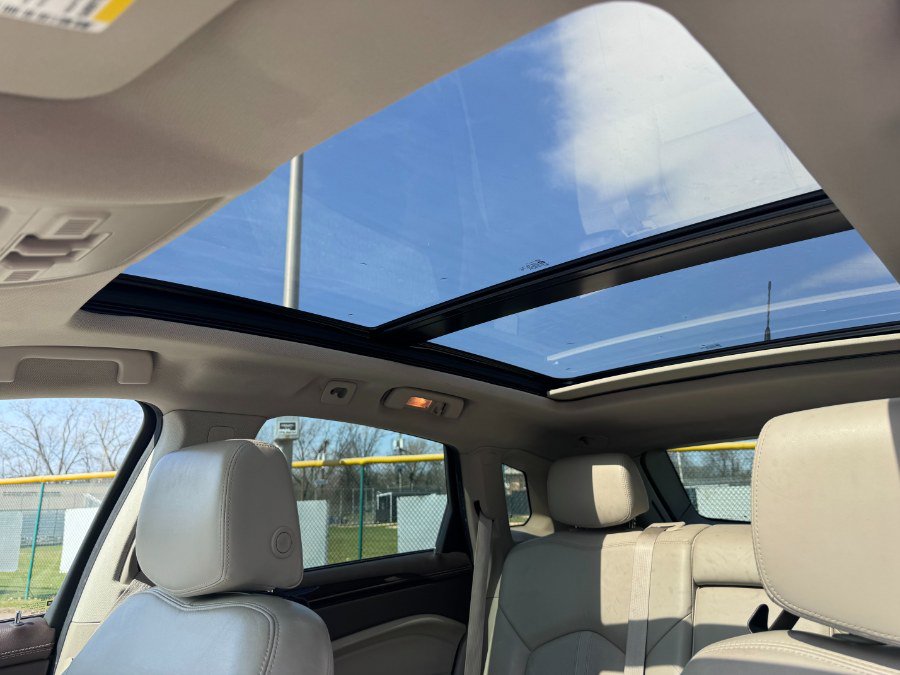 Used 2011 Cadillac SRX Luxury image 14