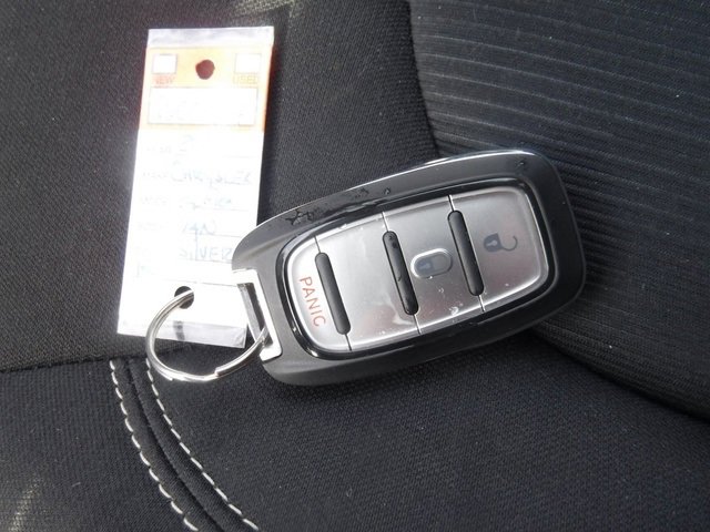 Certified 2020 Chrysler Voyager L image 33