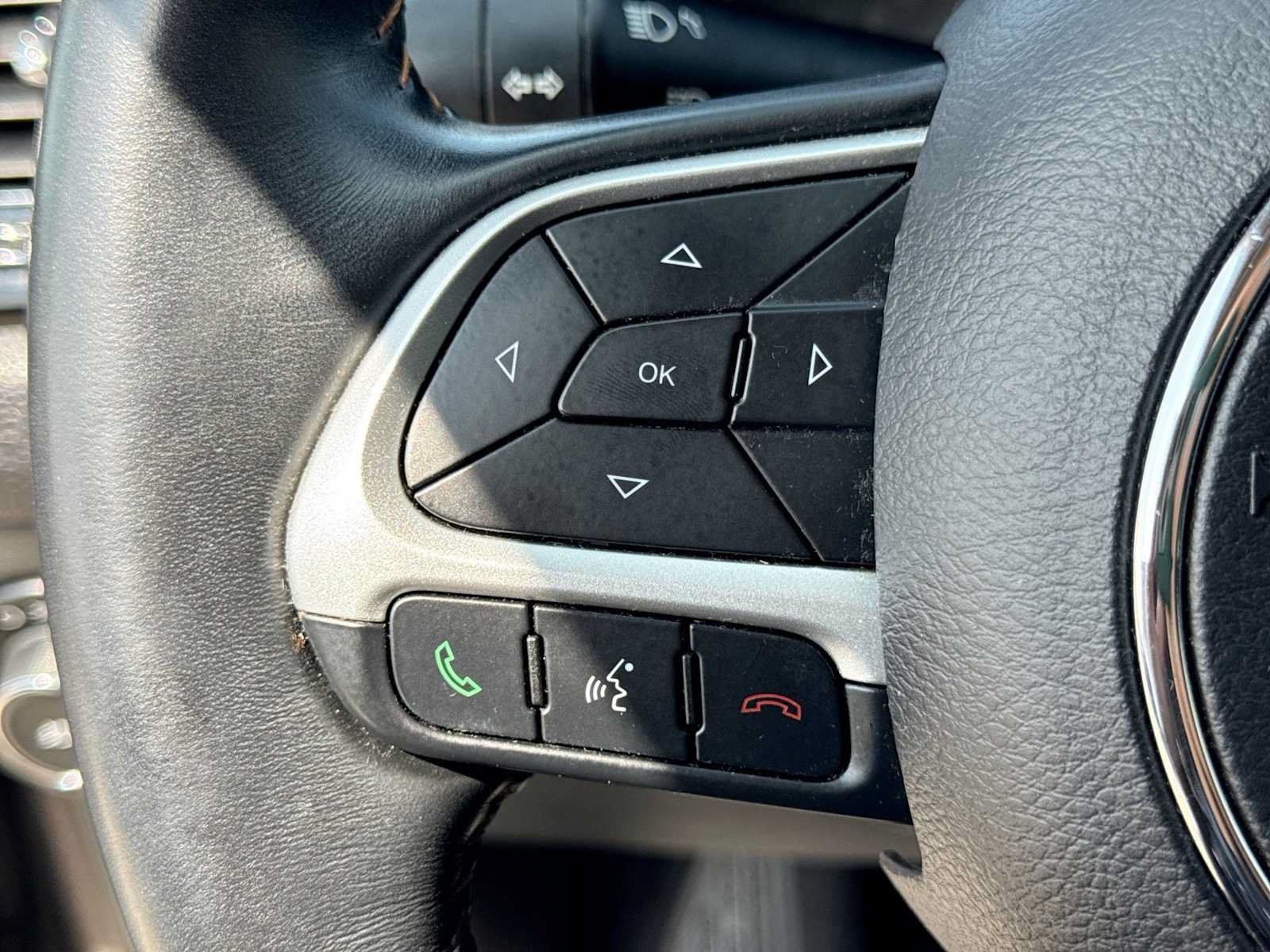Used 2018 Jeep Compass Limited w/ Navigation Group AWD/4WD image 22