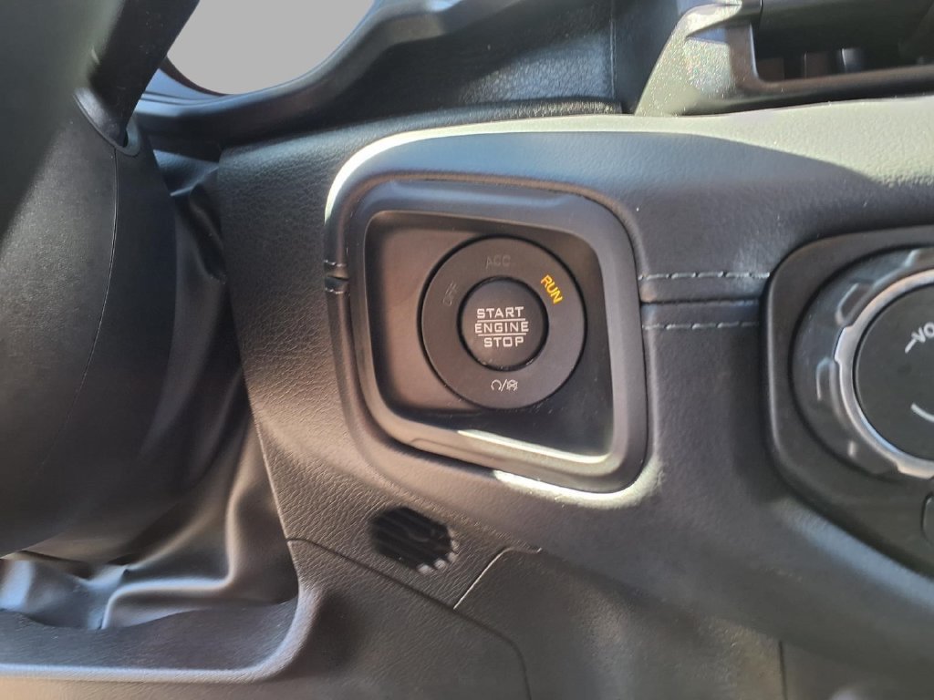 Used 2026 Jeep Gladiator Mojave AWD/4WD image 9