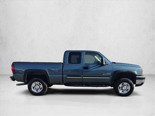 Used 2006 Chevrolet Silverado 2500 LT w/ Heavy-Duty Power Package RWD image 4