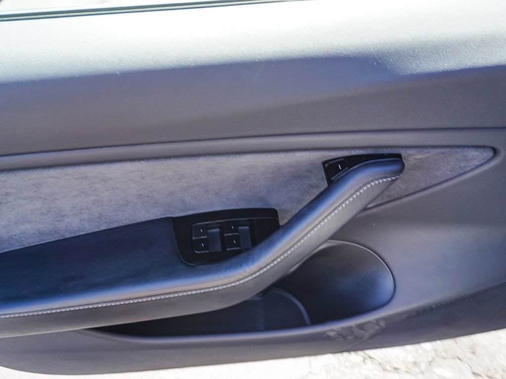 Used 2018 Tesla Model 3 Long Range RWD image 18
