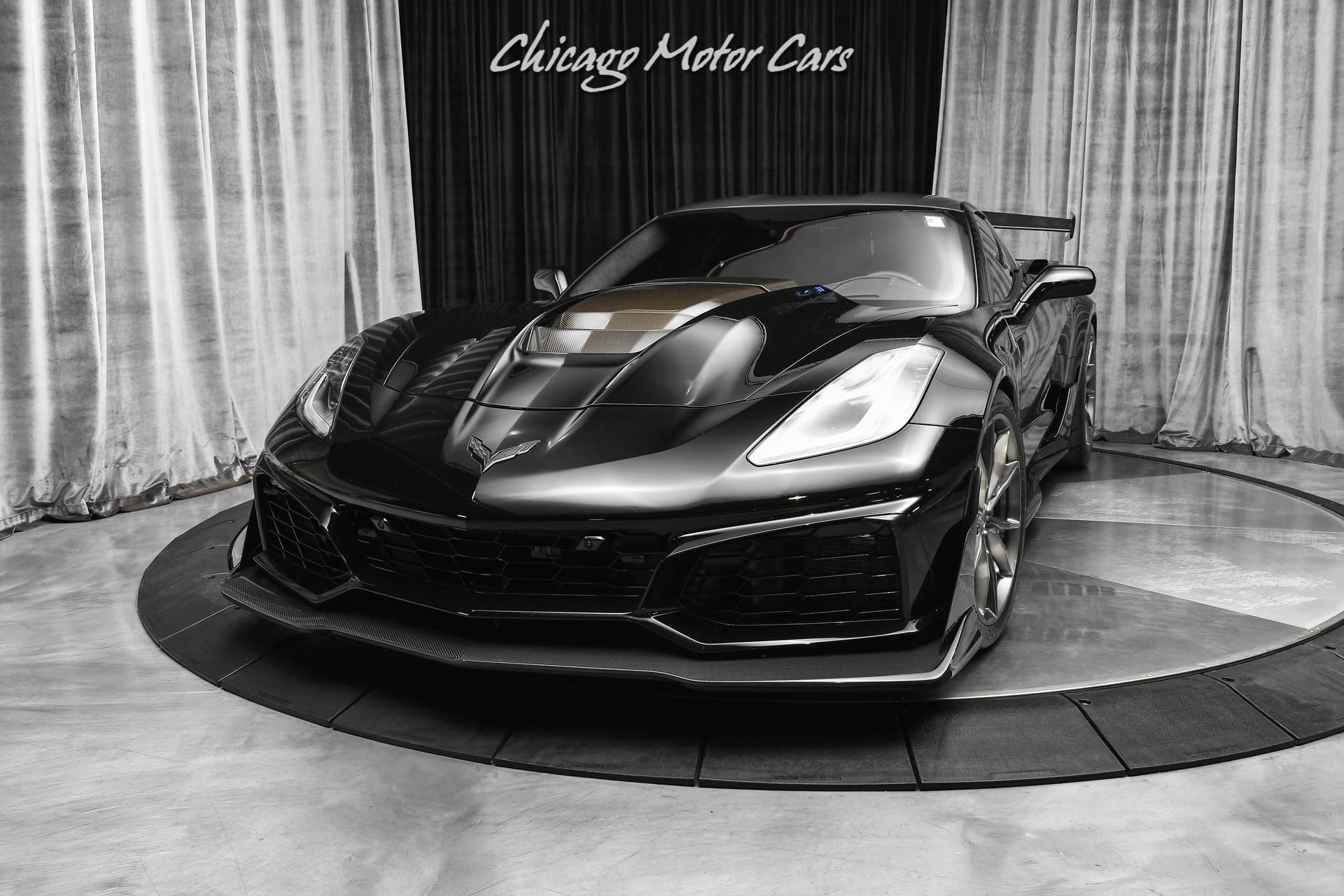 Used 2019 Chevrolet Corvette ZR1 RWD image 2