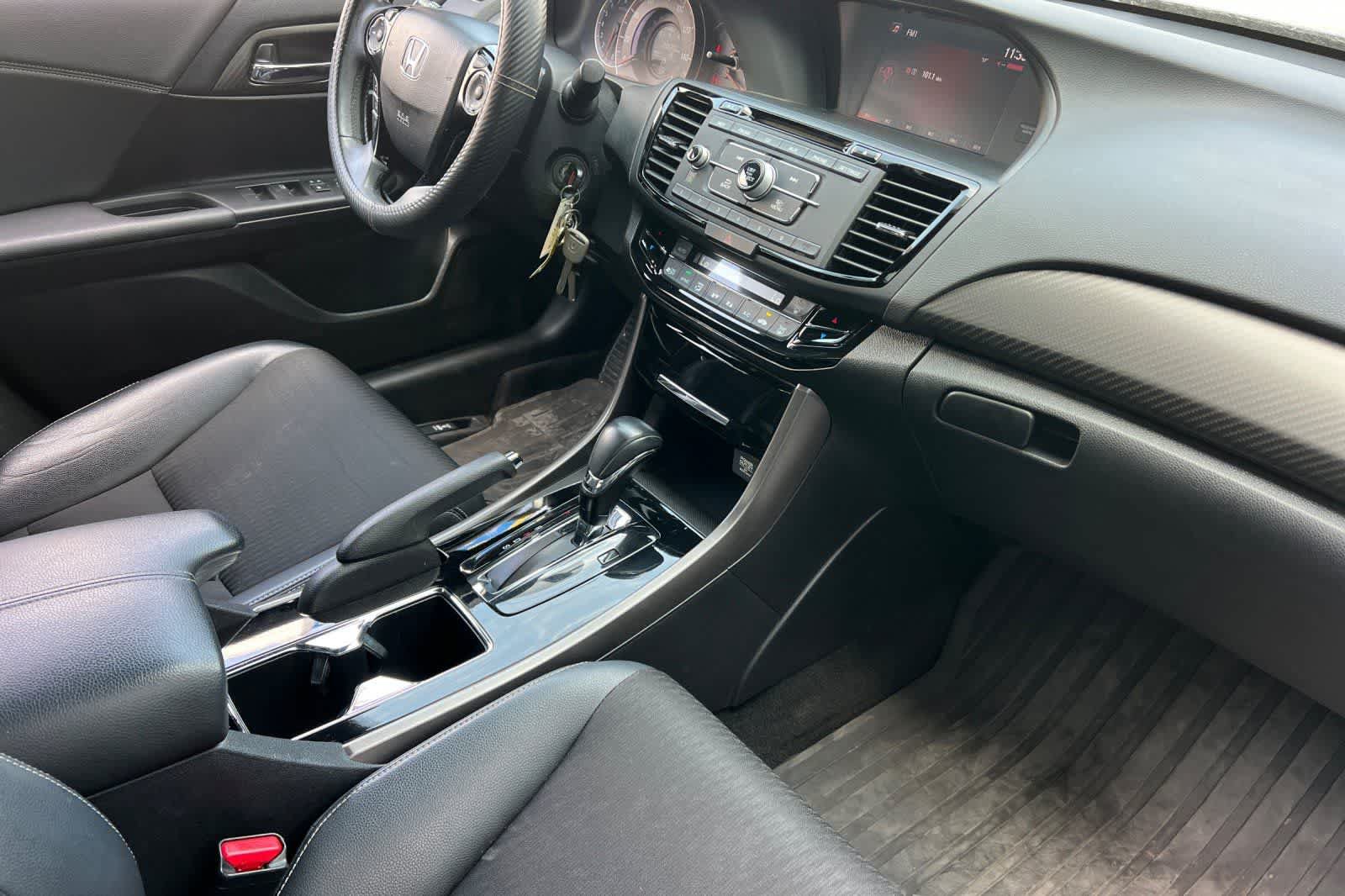 Used 2017 Honda Accord Sport image 17