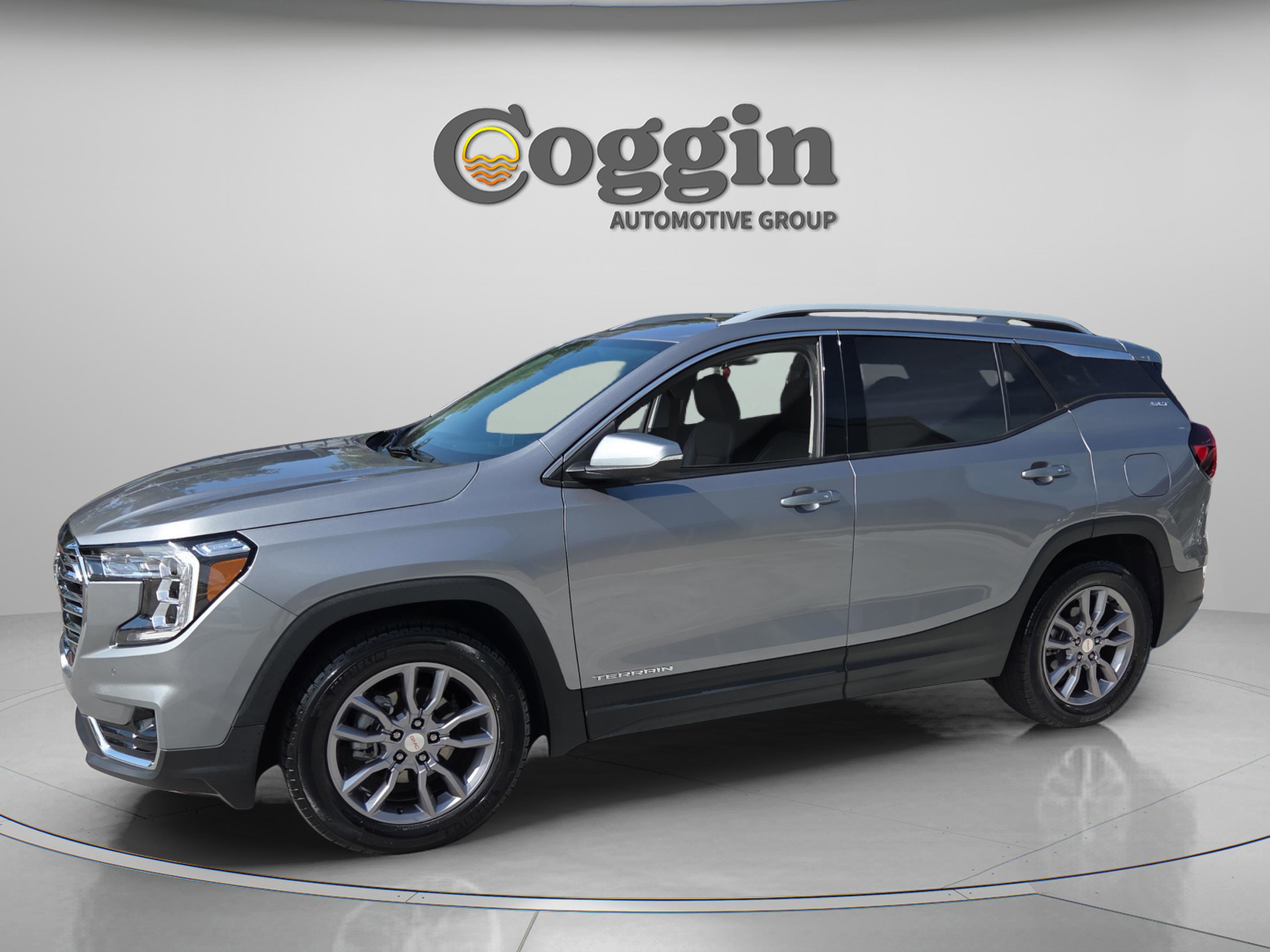 Used 2024 GMC Terrain SLT w/ Tech Package