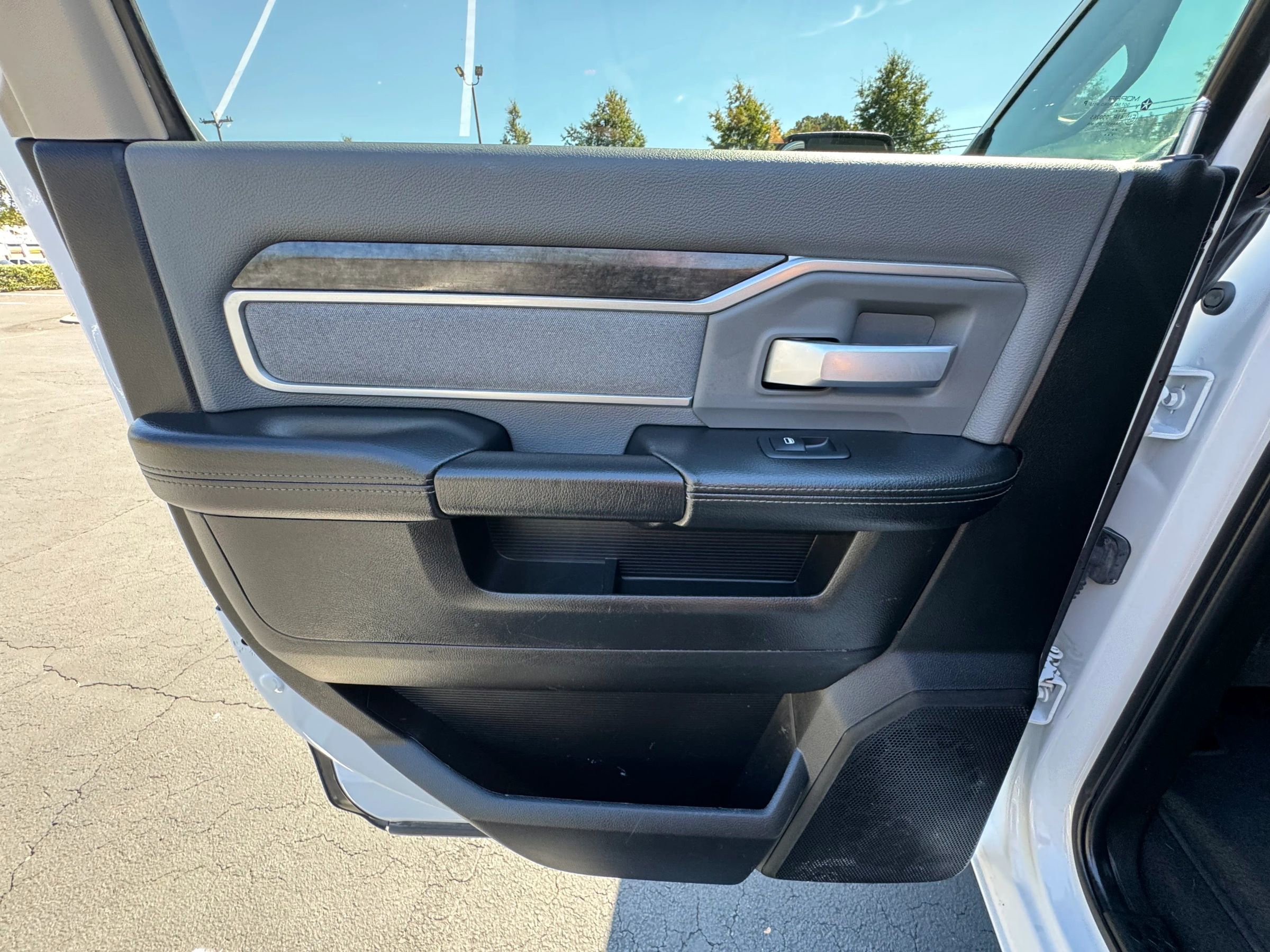 Used 2019 RAM 3500 Lone Star image 18