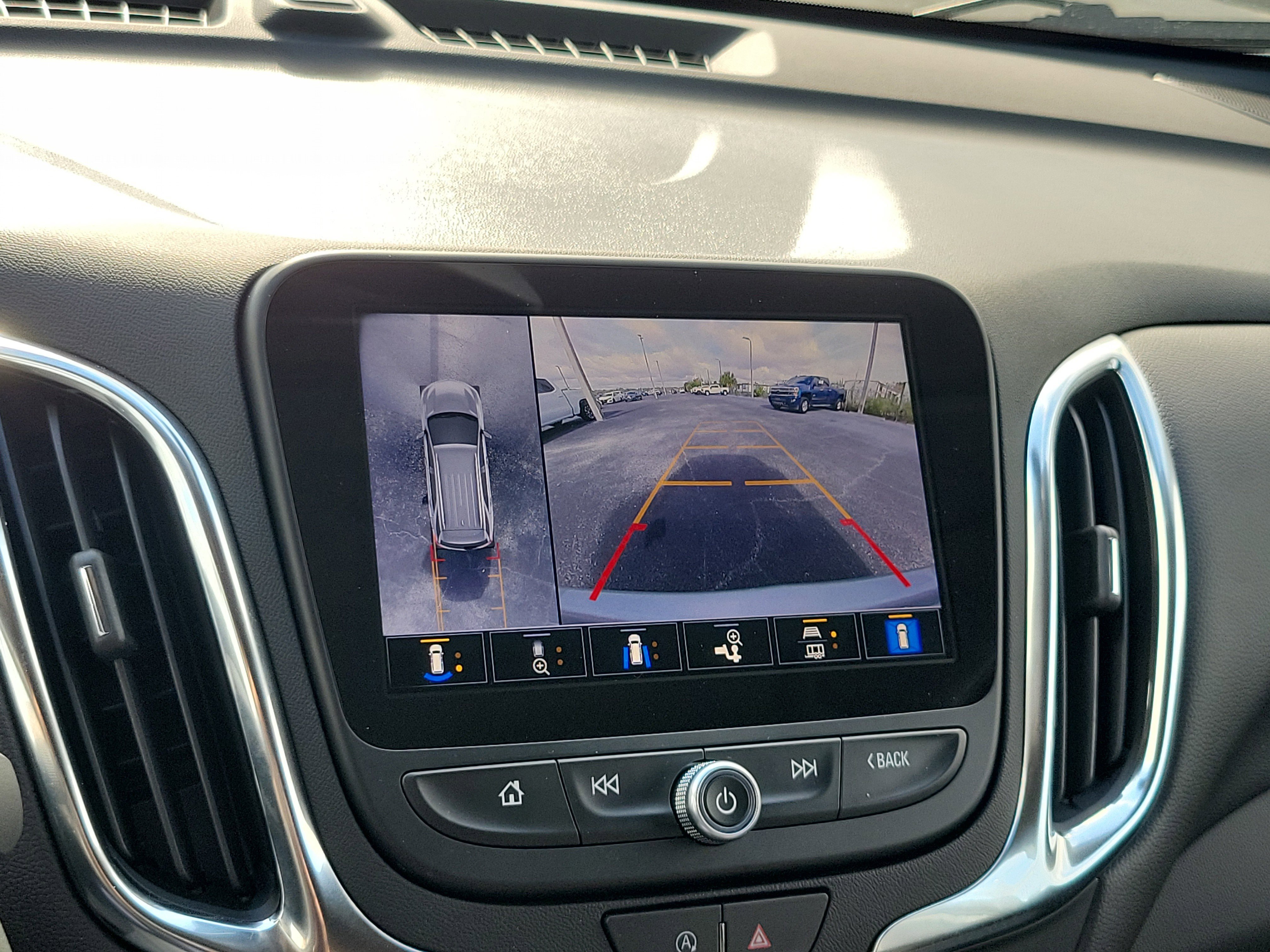 Used 2024 Chevrolet Equinox LT image 25