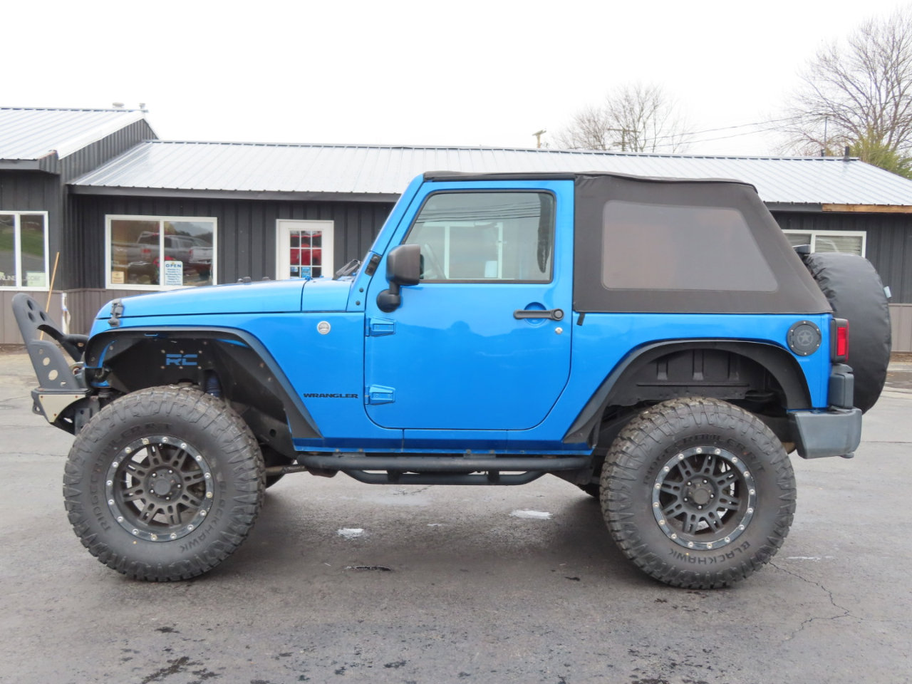 Used 2016 Jeep Wrangler Rubicon w/ Power Convenience Group image 3