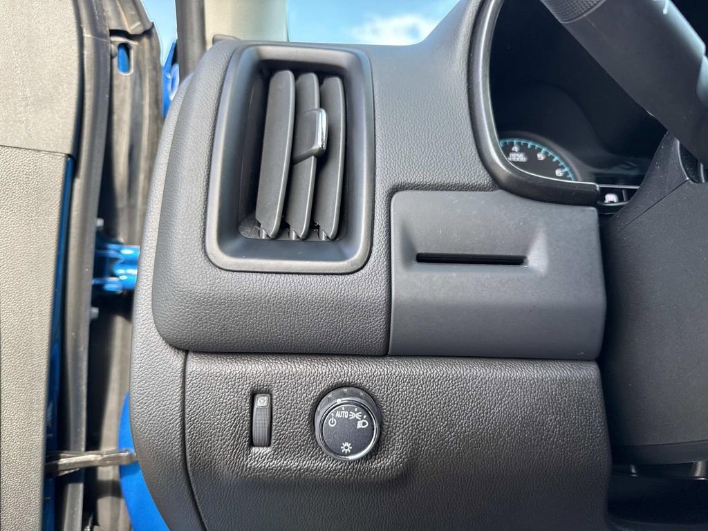 Used 2022 Chevrolet Colorado LT image 35