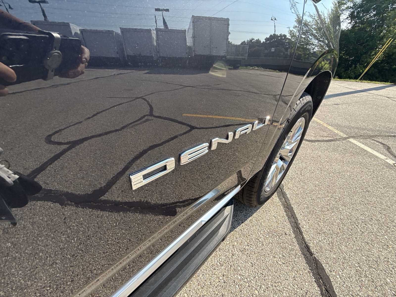 Certified 2025 GMC Yukon Denali AWD/4WD image 31