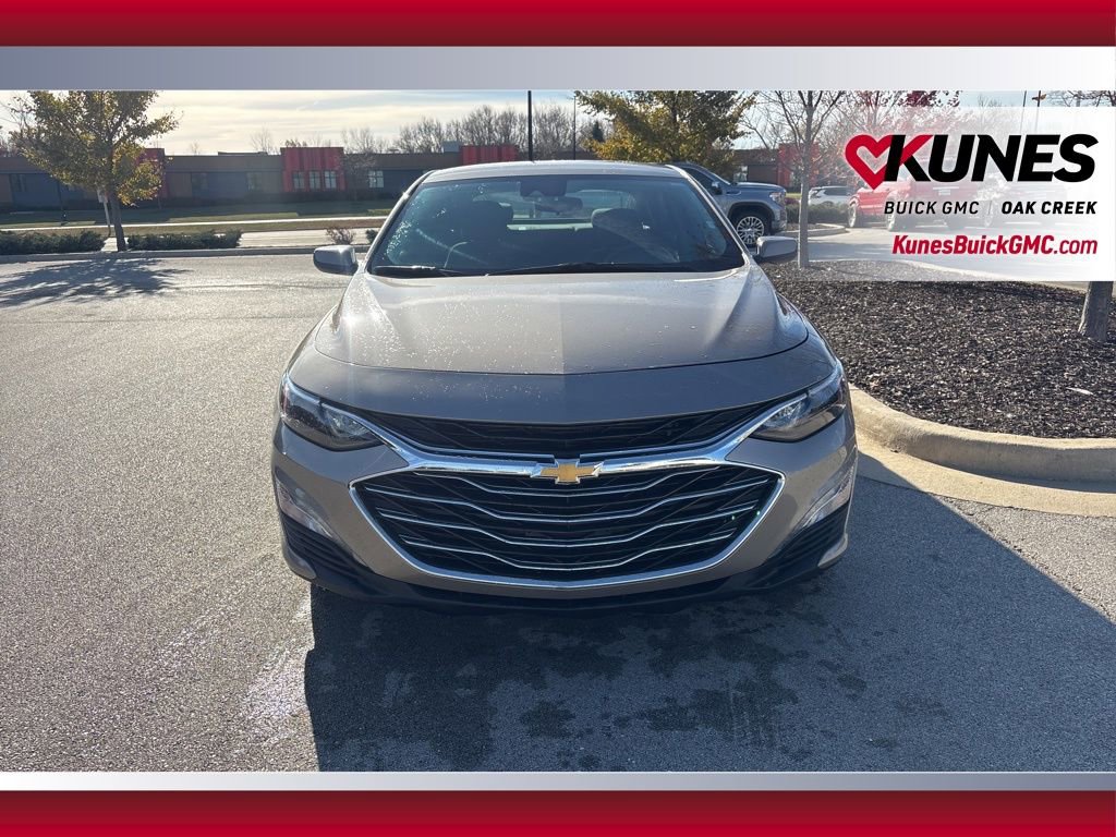 Used 2024 Chevrolet Malibu LT image 3