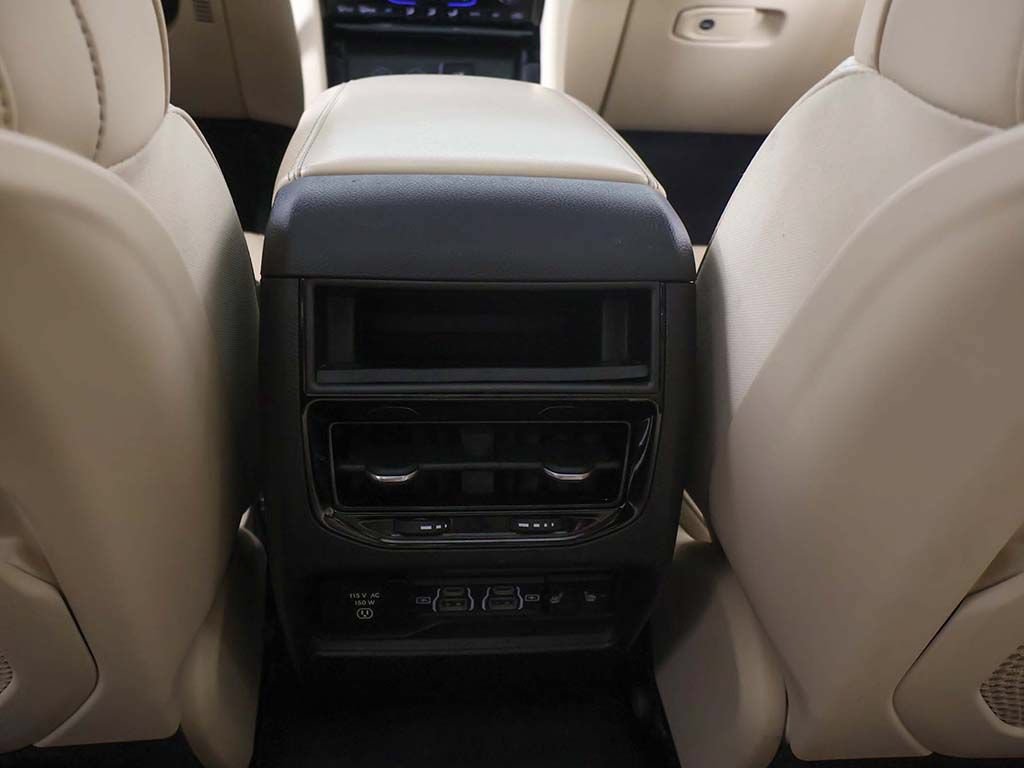 Used 2022 Jeep Grand Cherokee Limited AWD/4WD image 60