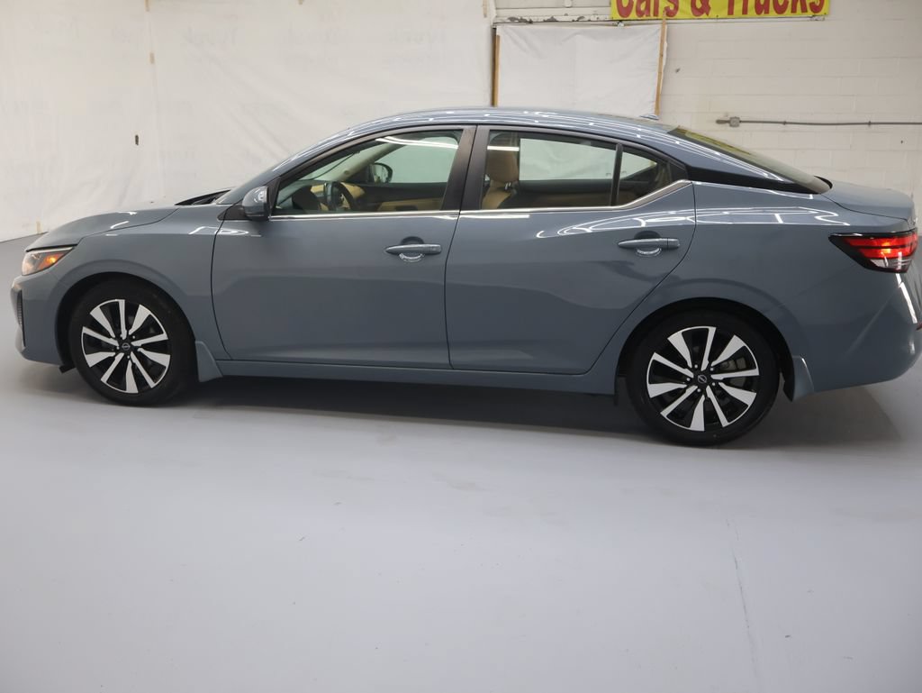 Used 2024 Nissan Sentra SV w/ SV Premium Package FWD image 4