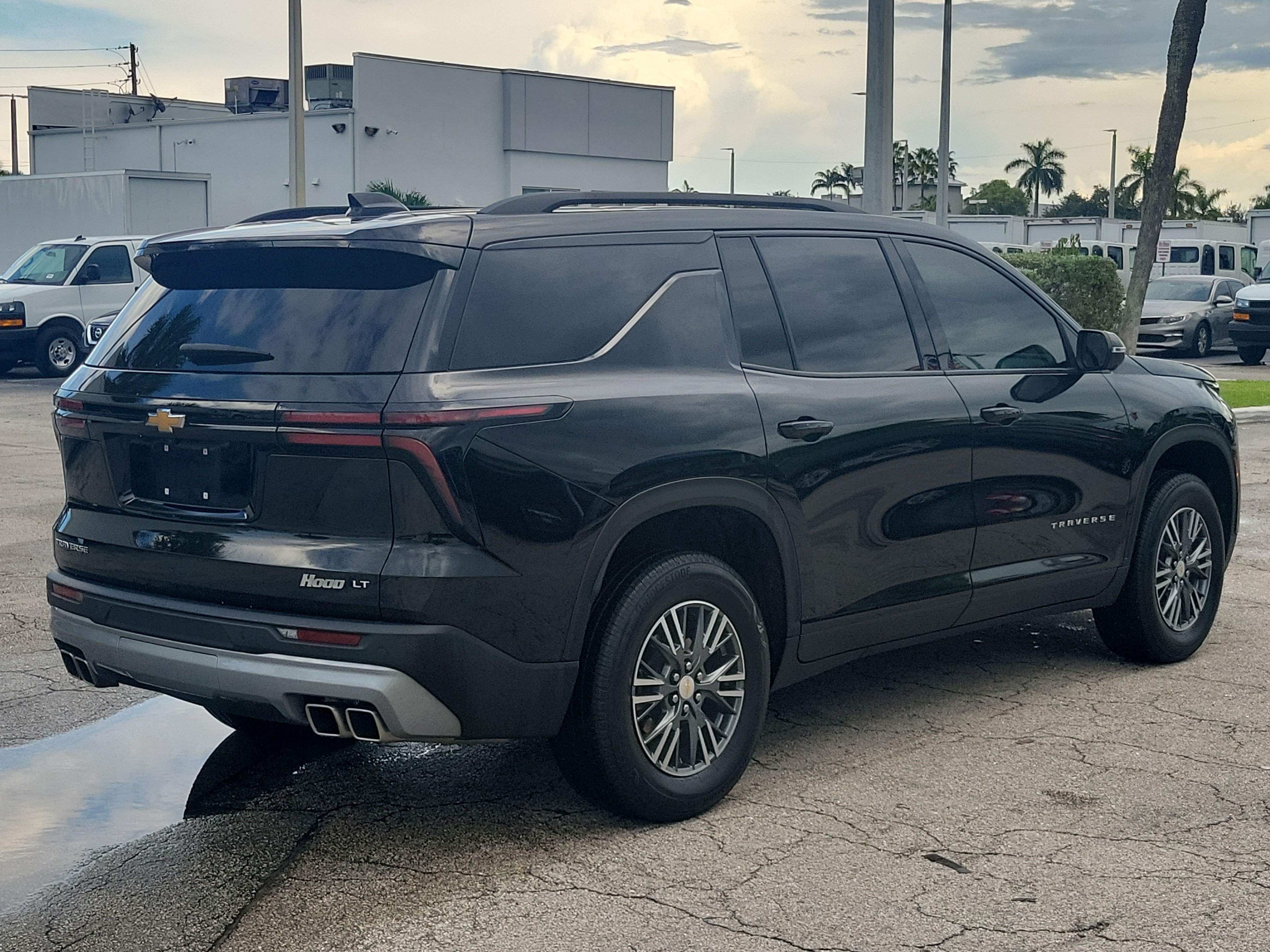 Used 2024 Chevrolet Traverse LT FWD image 5