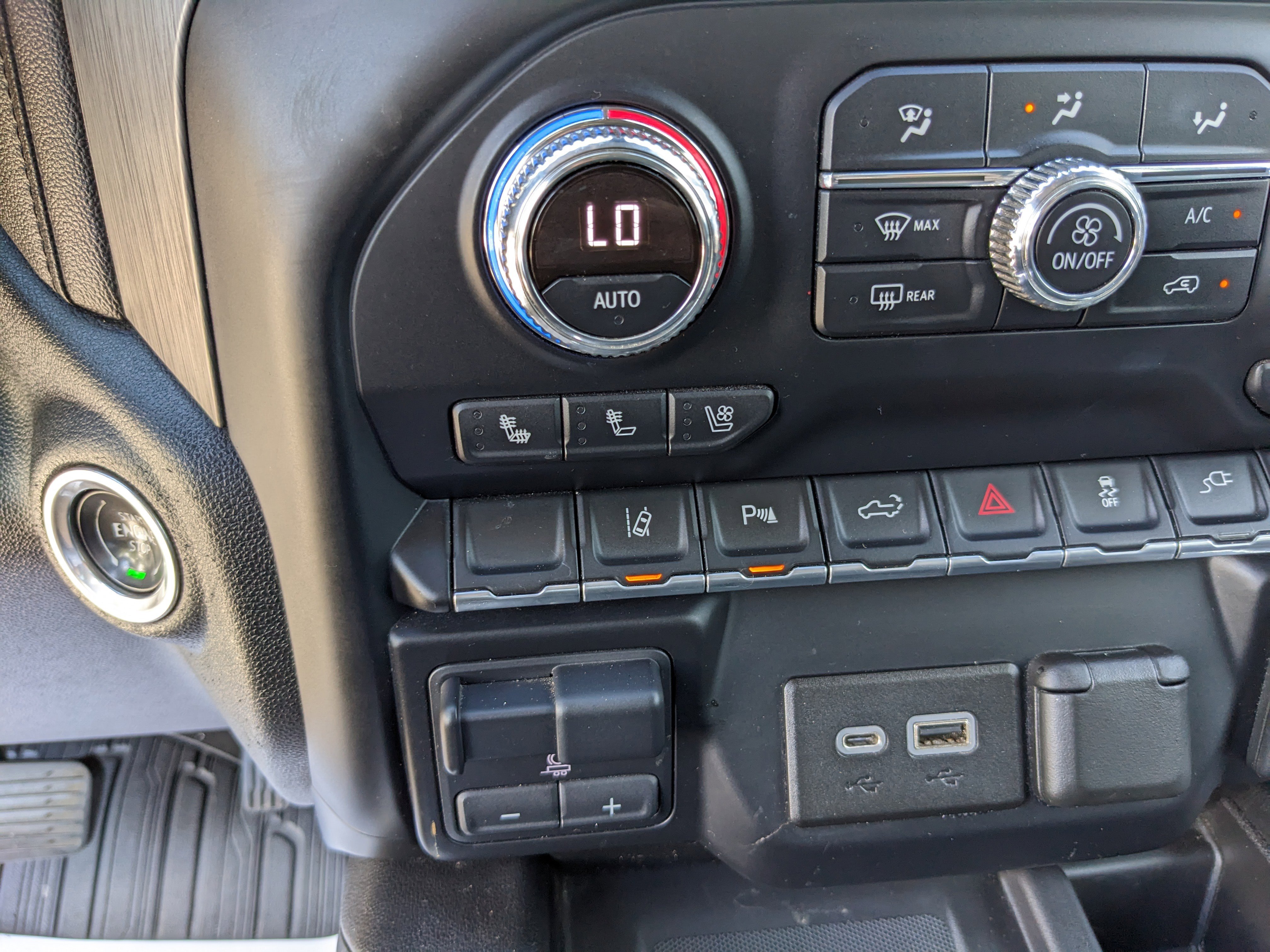 Used 2020 GMC Sierra 2500 Denali w/ Technology Package image 29