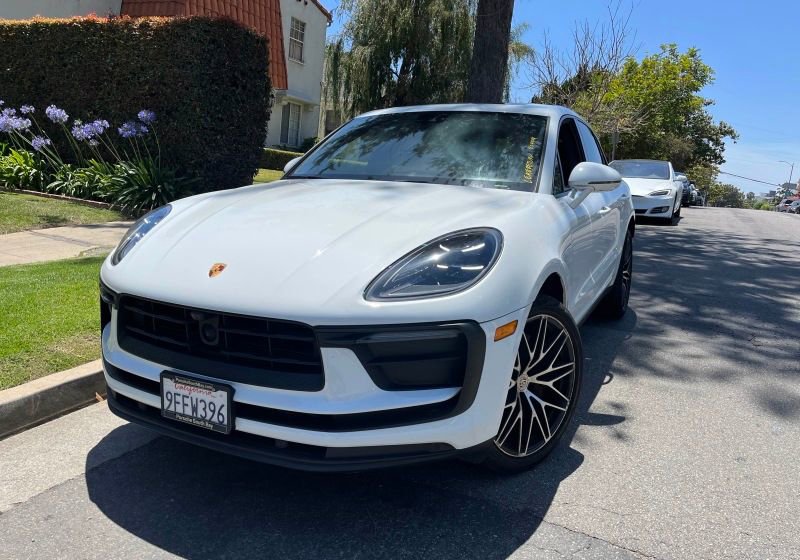 Used 2023 Porsche Macan AWD/4WD image 1