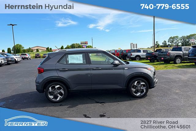 Used 2024 Hyundai Venue SEL FWD image 28
