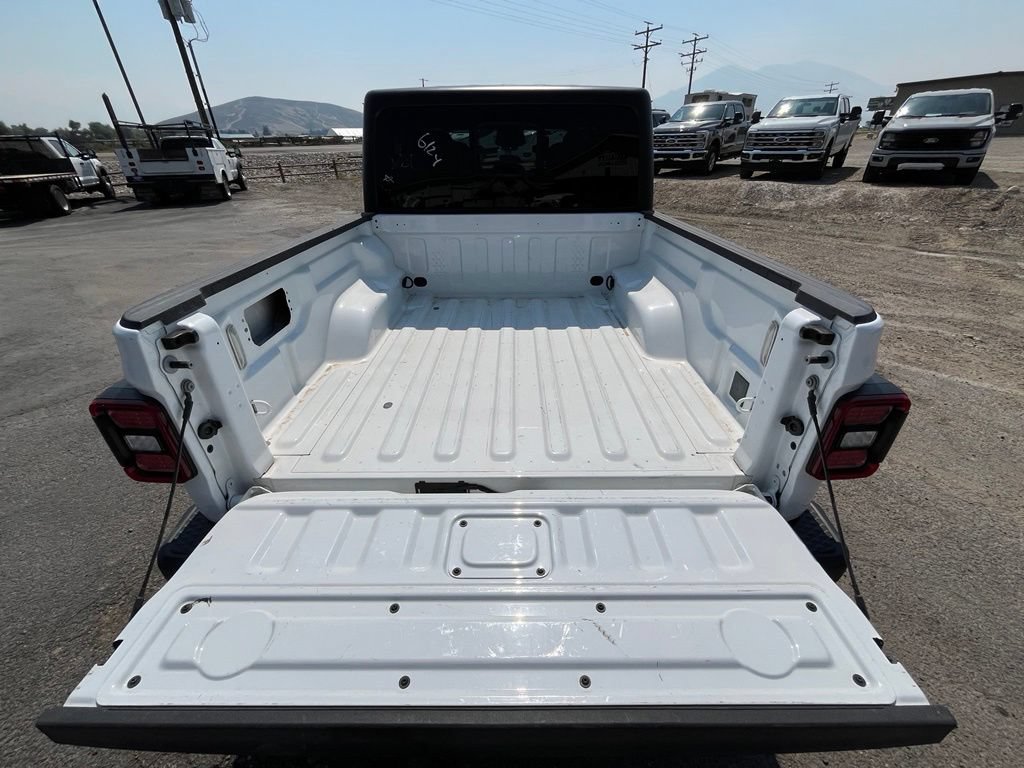 Used 2026 Jeep Gladiator Mojave AWD/4WD image 17