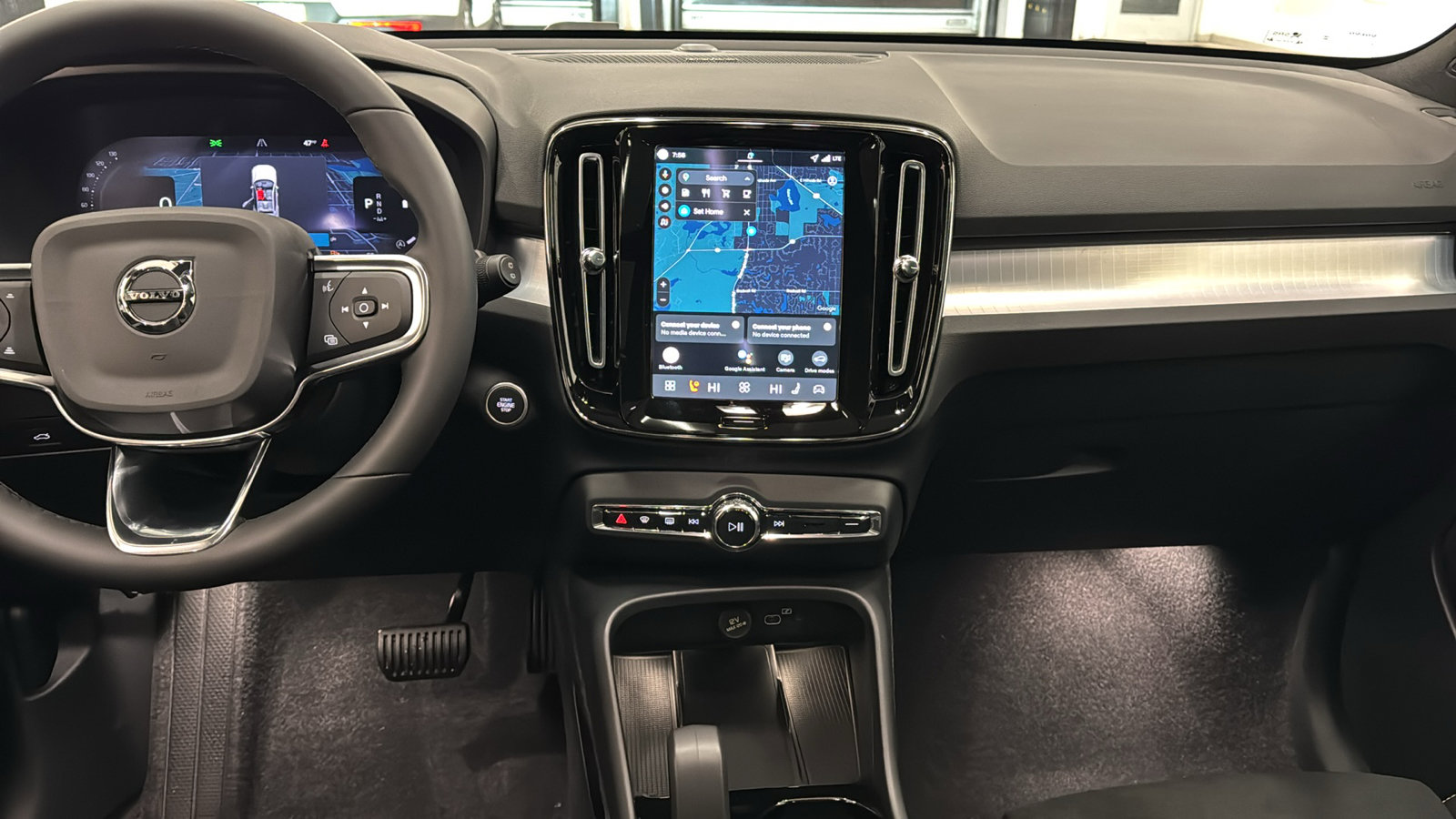 New 2026 Volvo XC40 B4 Plus w/ Climate Package FWD image 11