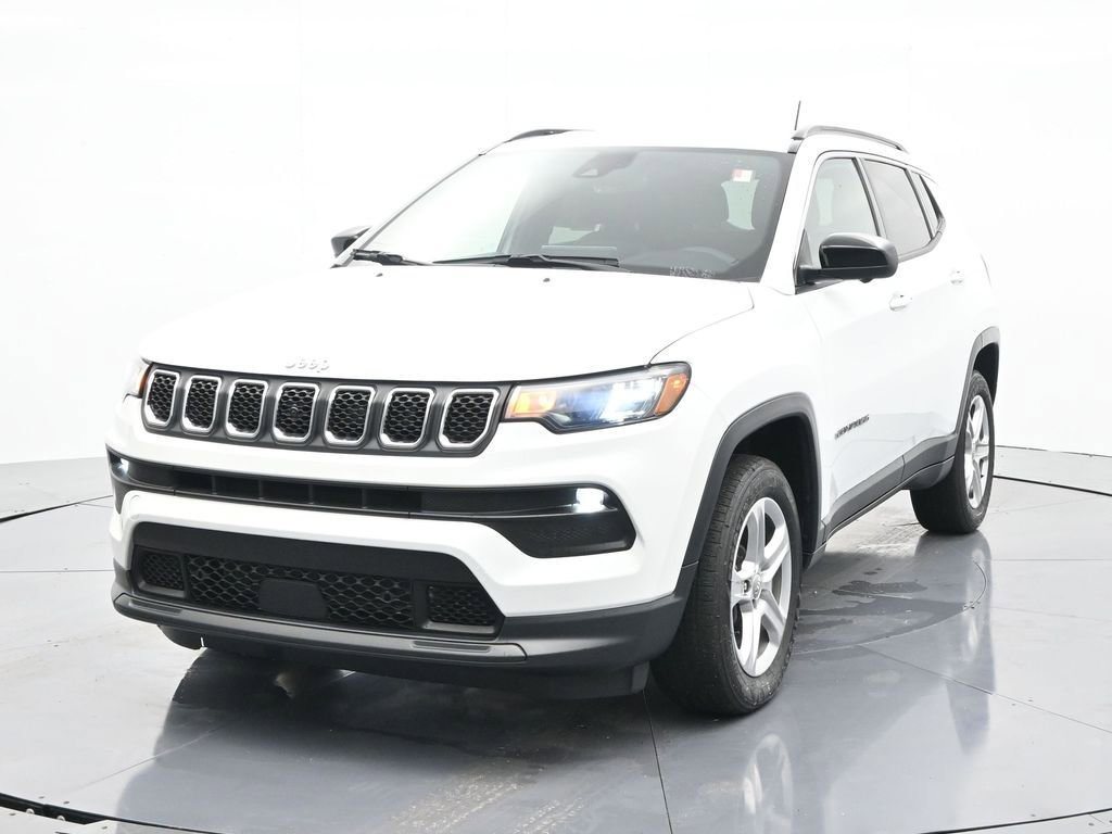Used 2023 Jeep Compass Latitude w/ Convenience Group
