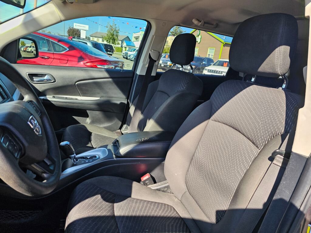 Used 2019 Dodge Journey SE image 26