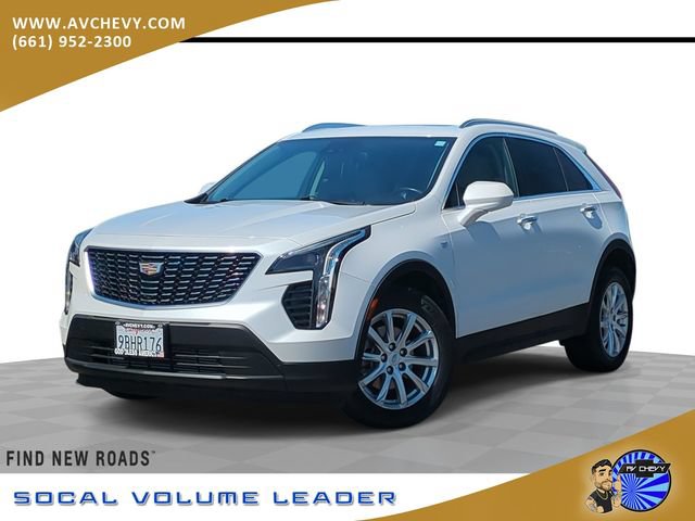Used 2021 Cadillac XT4 Luxury w/ Cold Weather Package FWD image 1