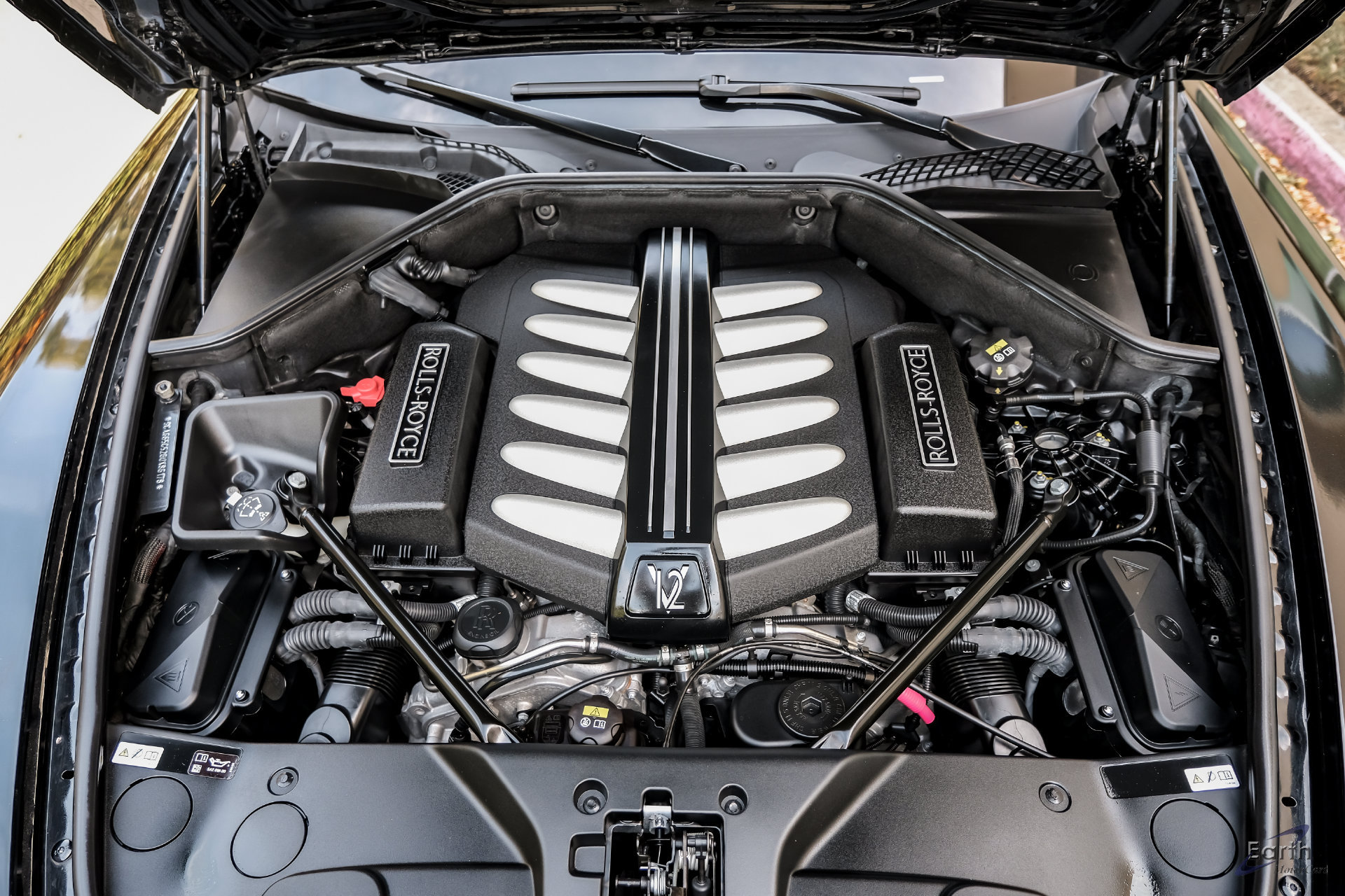 Used 2016 Rolls-Royce Wraith RWD image 4
