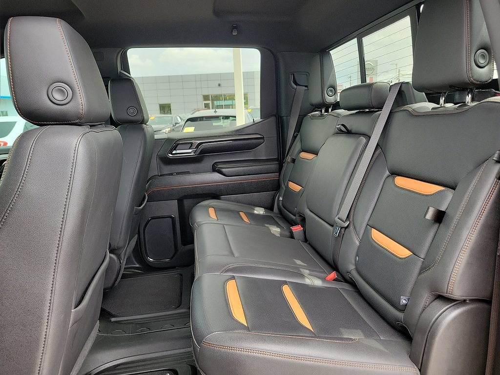 Used 2023 GMC Sierra 1500 AT4 w/ Technology Package AWD/4WD image 19