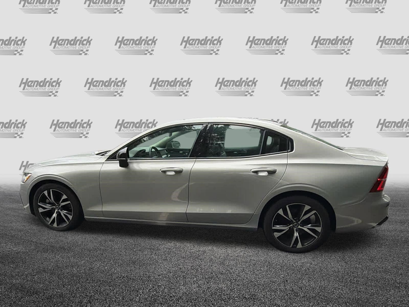 Used 2024 Volvo S60 B5 Core FWD image 11