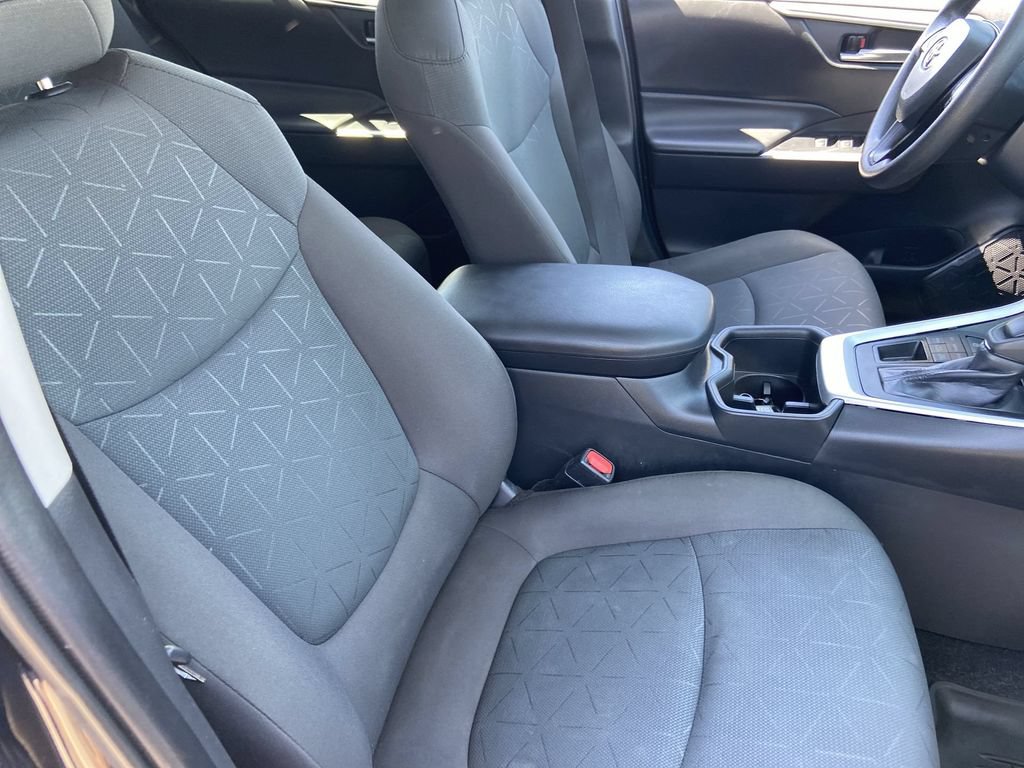 Used 2024 Toyota RAV4 XLE AWD/4WD image 23