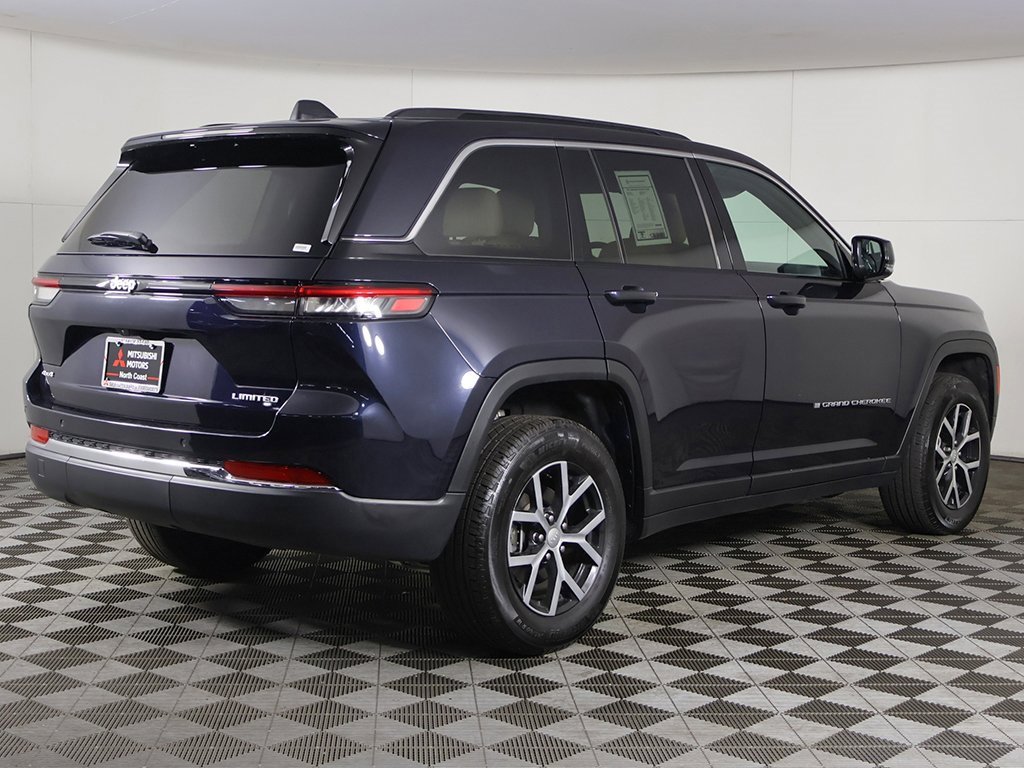 Used 2024 Jeep Grand Cherokee Limited image 11