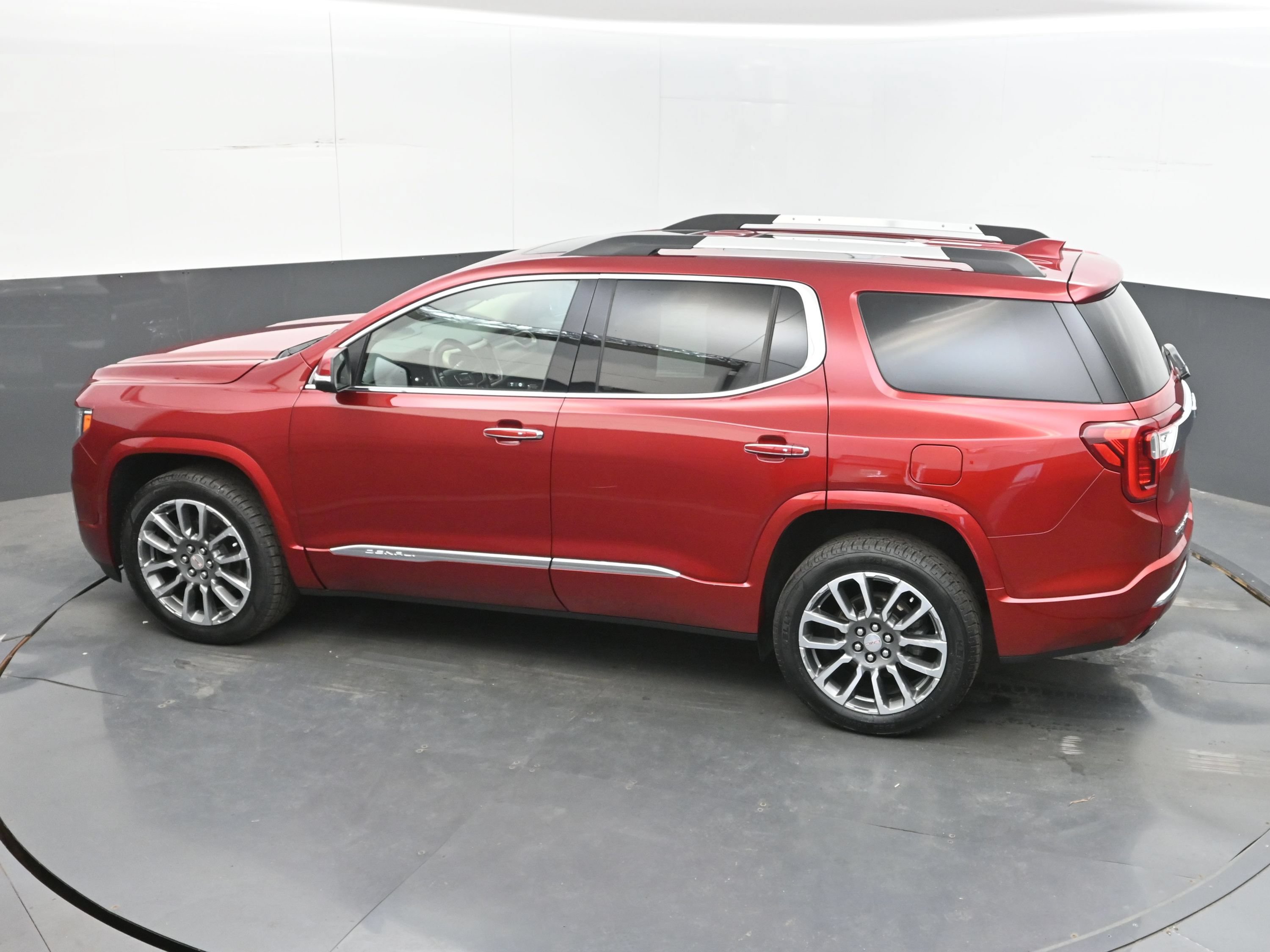 Used 2022 GMC Acadia Denali w/ Denali Ultimate Package AWD/4WD image 34