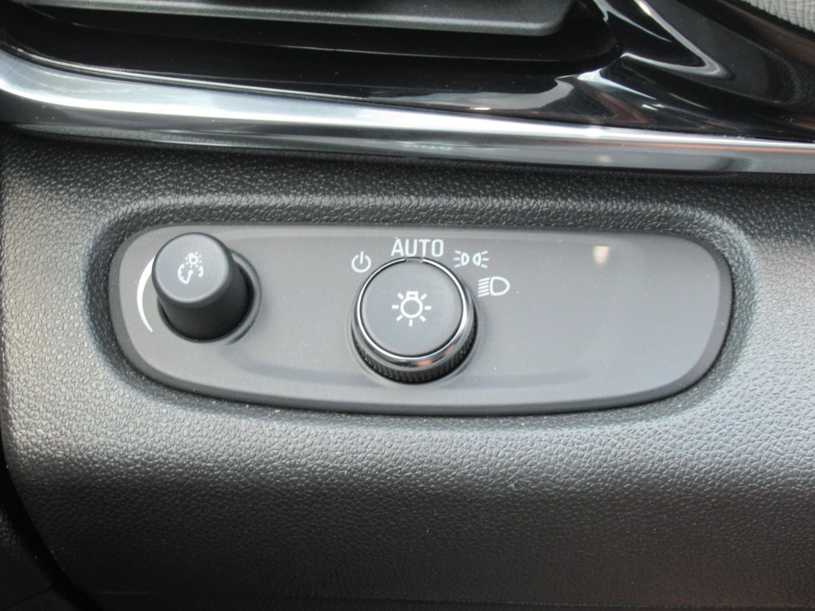 Certified 2024 Buick Envista Avenir FWD image 22