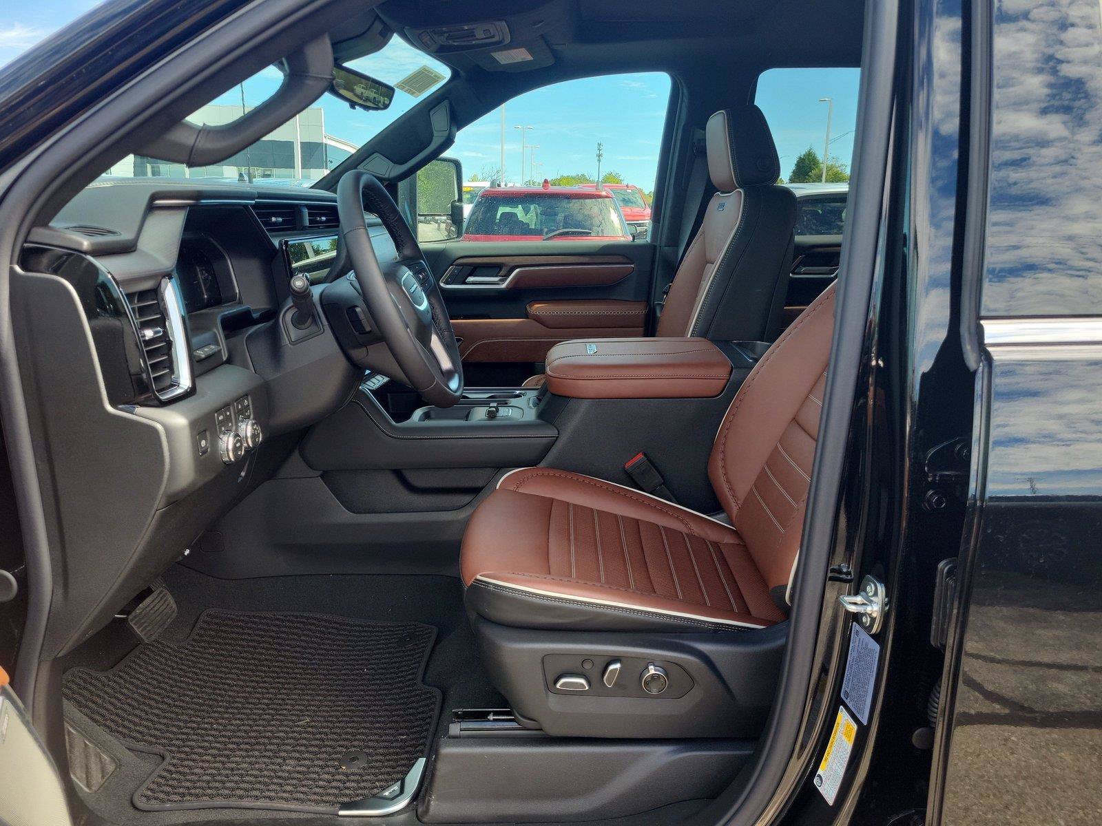 New 2026 GMC Sierra 2500 Denali Ultimate AWD/4WD image 15