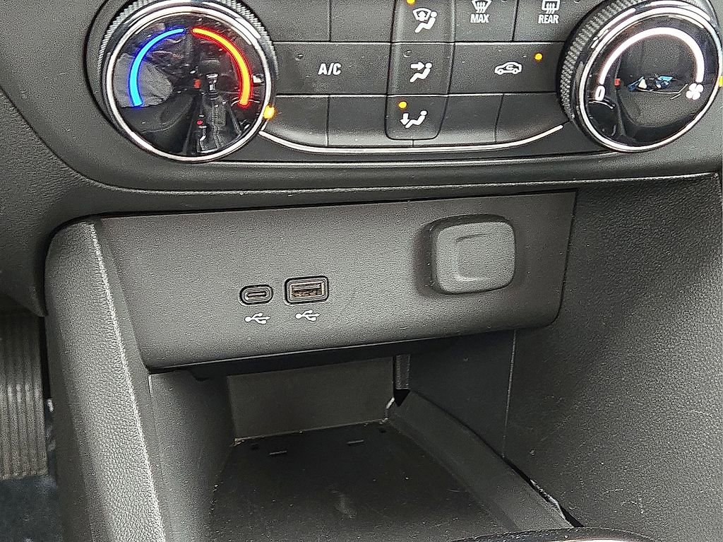 Used 2025 Buick Encore GX Preferred image 29