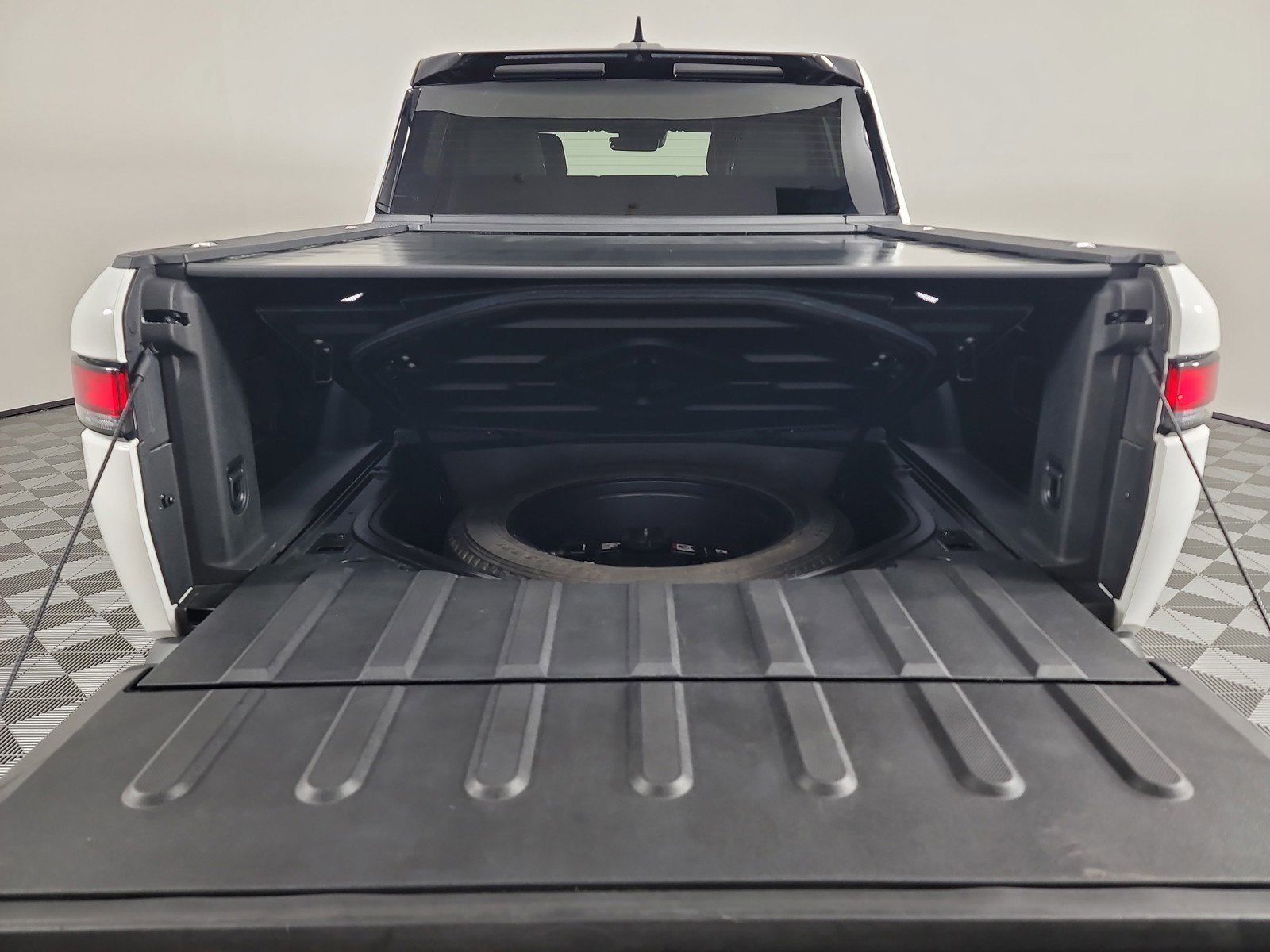 Used 2022 Rivian R1T Adventure image 15