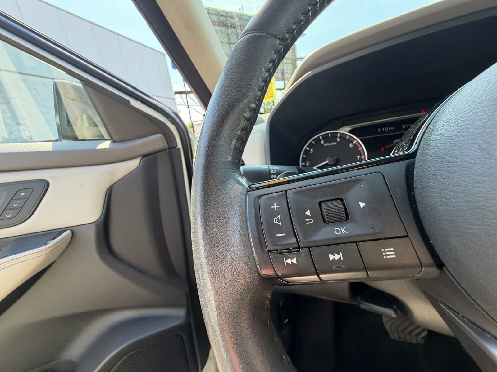 Used 2023 Nissan Rogue SL AWD/4WD image 25