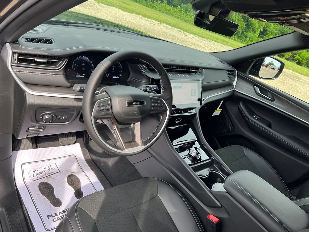 New 2026 Jeep Grand Cherokee L 4WD image 23